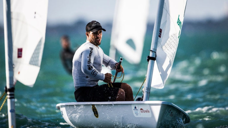 Bruno Fontes se mantém na luta por Medal Race em Miami