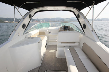 Cockpit Bayliner 280