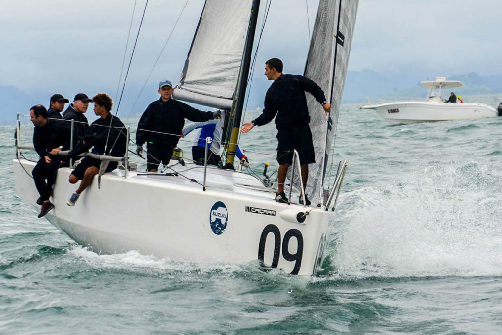 Caiçara domina regata C30 ilhabela