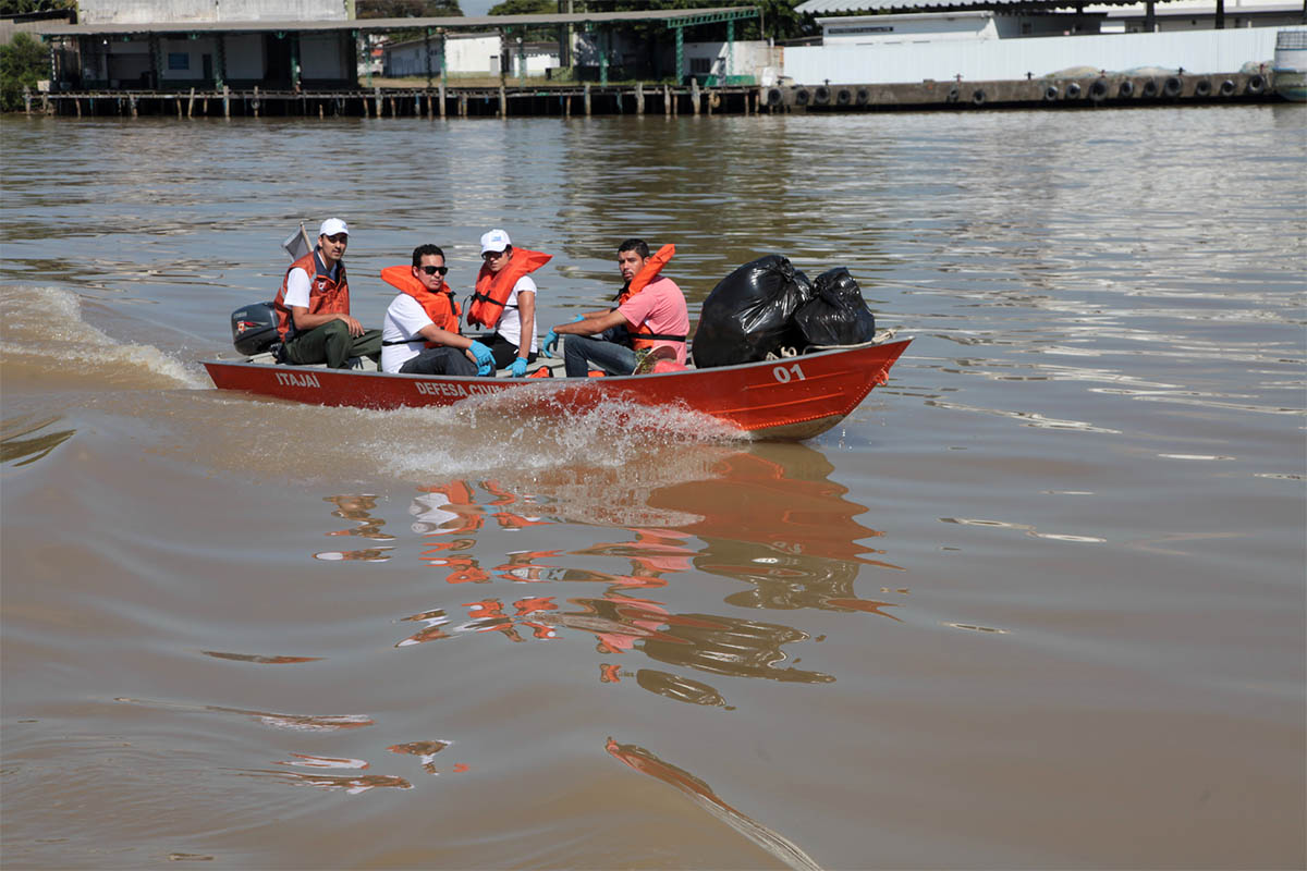 Marina Itajaí será ponto de encontro do mutirão de limpeza do Rio Itajaí neste sábado