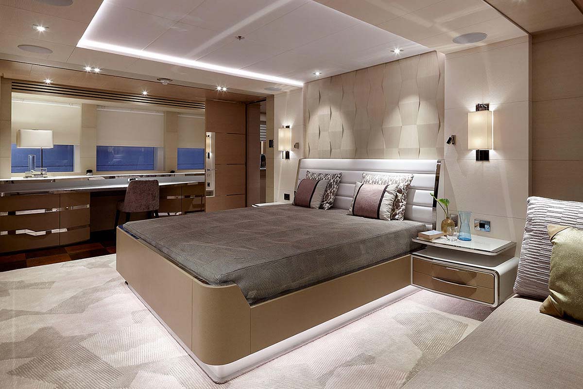 Ruya-heesen-yachts-interior-bannenberg-rowell-cabin