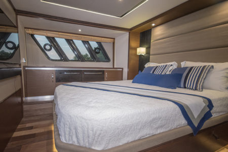 SeaRay L65 cabine