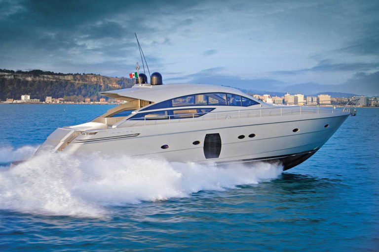 Pershing 64 é vendida por AC Broker