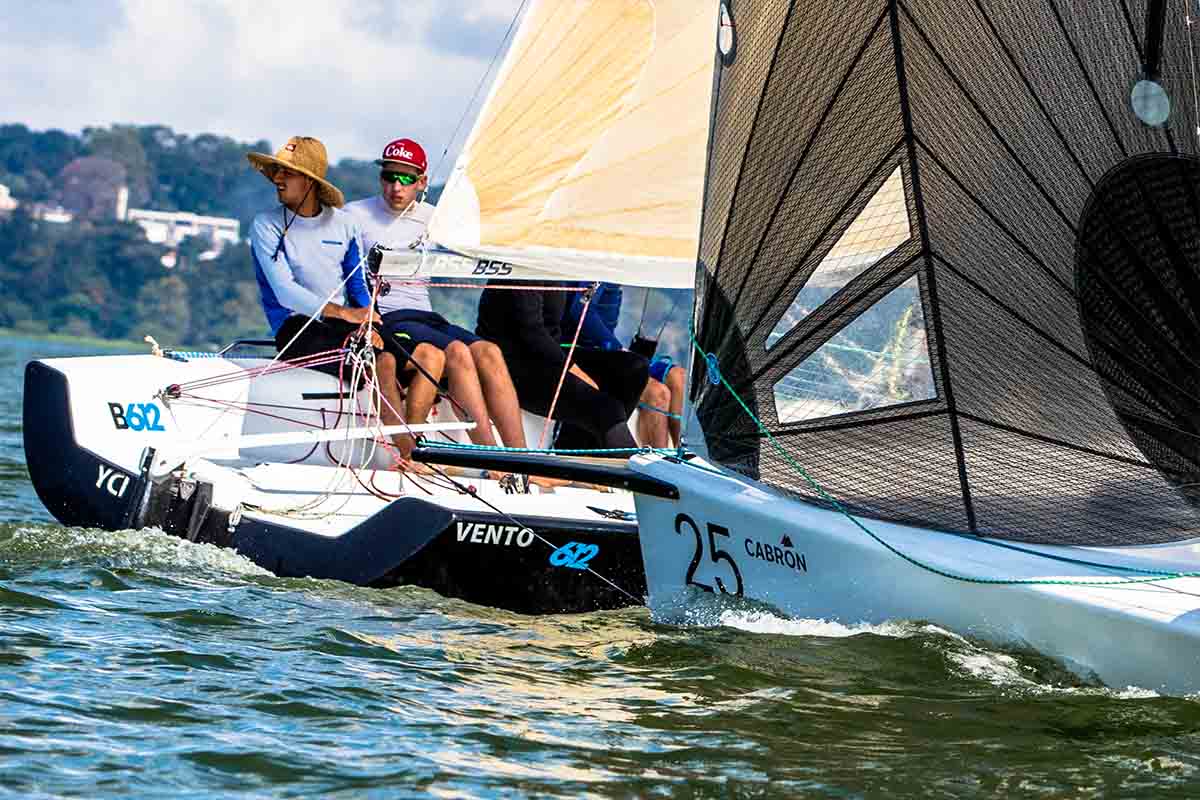 Classe HPE 25 em Ilhabela - Boat Shopping