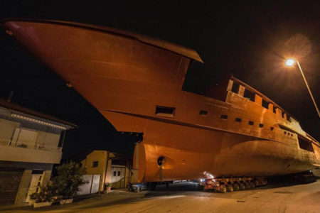Sanlorenzo-64-steel-chega-em-La-Spezia-boatshopping-1