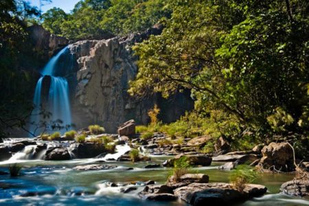 cachoeira-fecho-da-serra-capitólio-mg