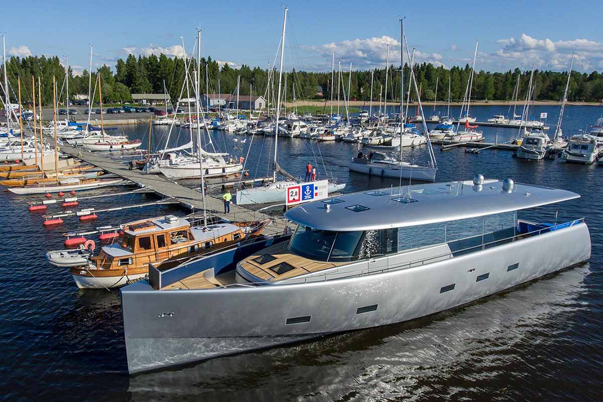 Baltic-yachts-lanca-iate-de-78-pes-boatshopping