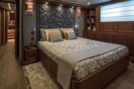 Cantiere-delle-marche-entrega-darwin-102-galego-boatshopping-3