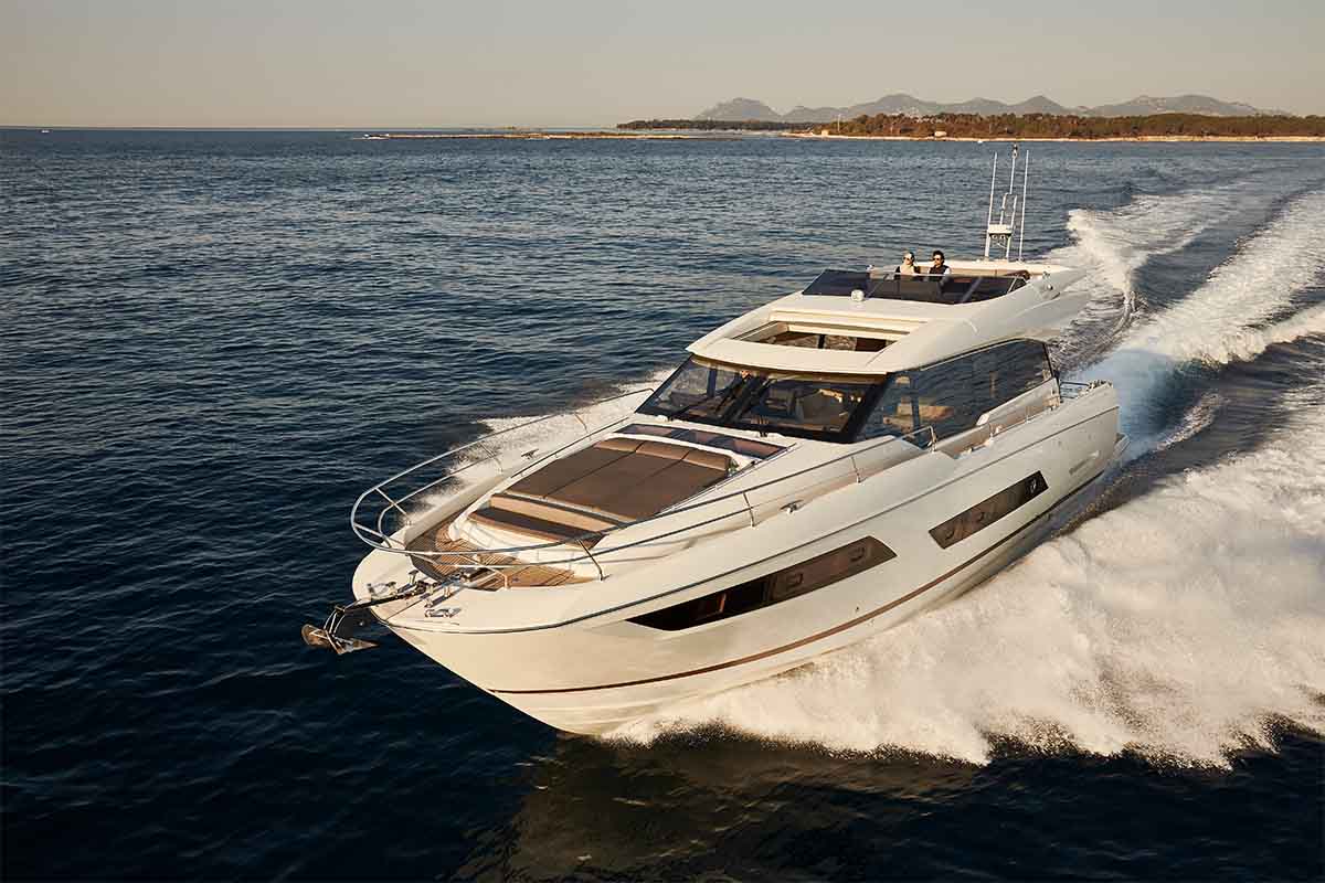 Prestige 680 S - boat shopping