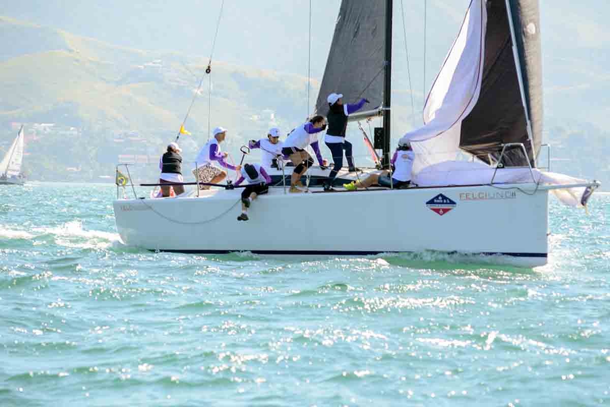 mulheres se destacam na semana de vela de ilhabela - boat shopping