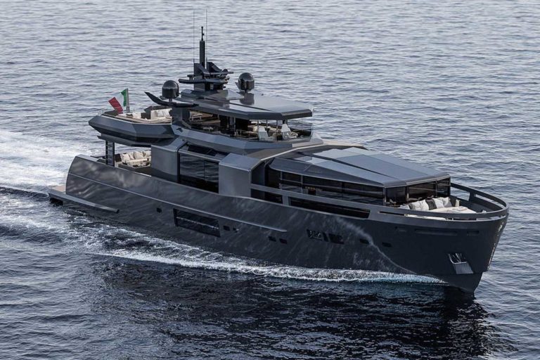 Arcadia-100-plus-superiate-boatshopping