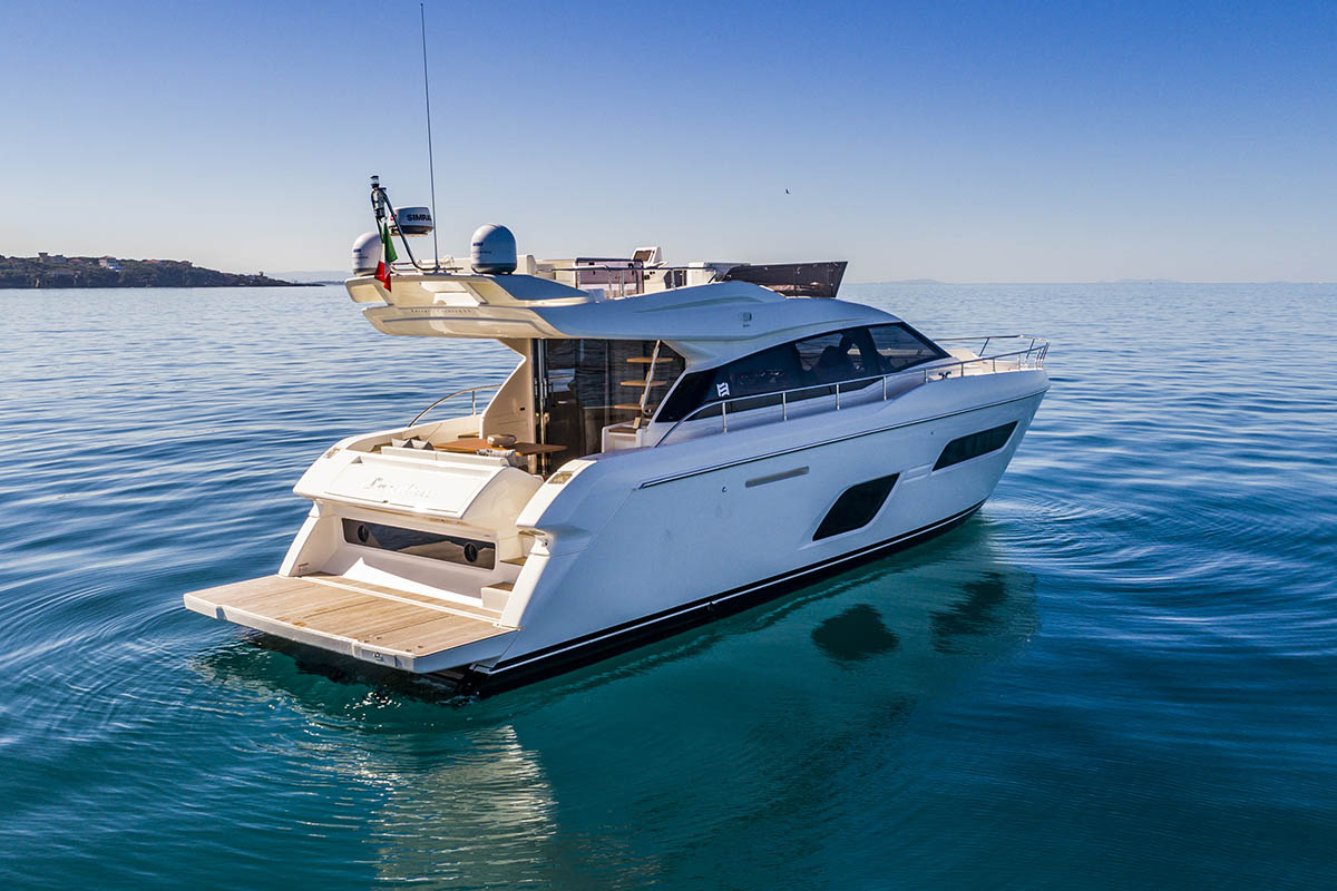 Ferretti-550-restyling-boatshopping