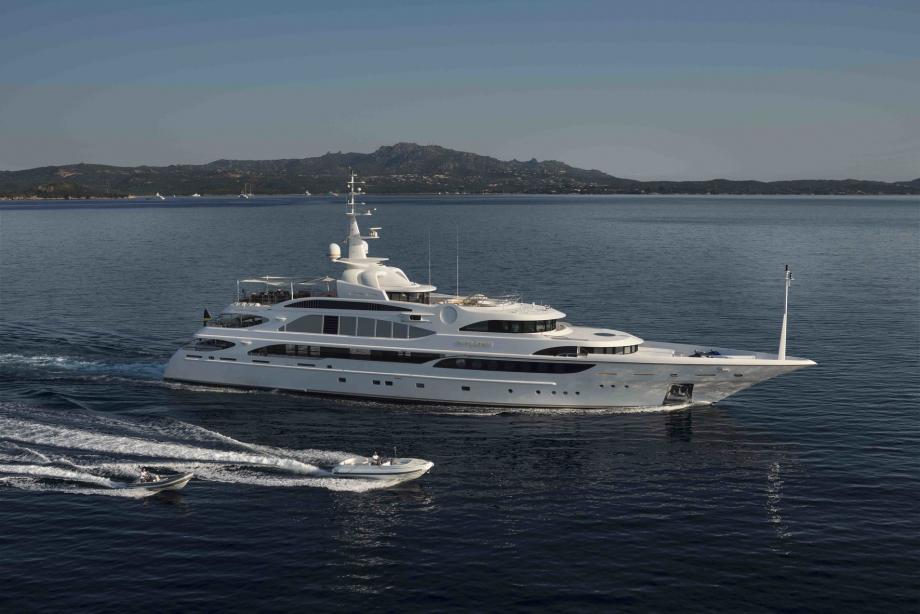 6. Mine Games Benetti FLIBS - boat shopping