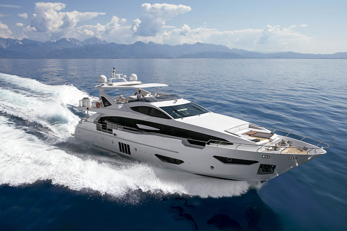 Azimut-Yachts-leva-18-iates-para-o-FLIBS-2017-boatshopping