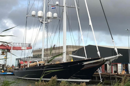 Meteor-retorna-Royal-Huisman-para-refit-de-inverno-boatshopping-1