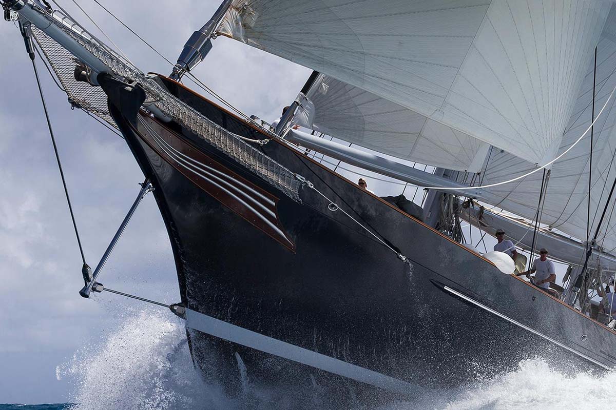 Meteor-retorna-Royal-Huisman-para-refit-de-inverno-boatshopping