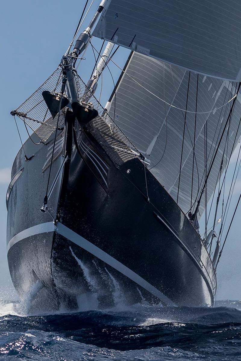 Meteor-retorna-Royal-Huisman-para-refit-de-inverno-boatshopping