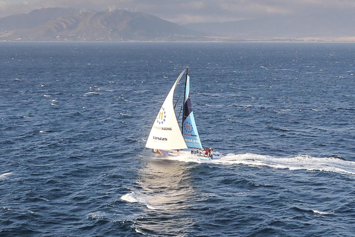 Vestas-11th-Hour-Racing-com-vantagem-na-abertura-da-Volvo-Ocean-Race-boatshopping