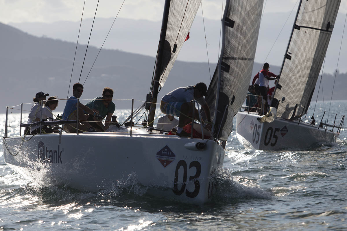 Classe-C30-rumo-ao-final-da-temporada-de-oceano-em-Ilhabela-boatshopping