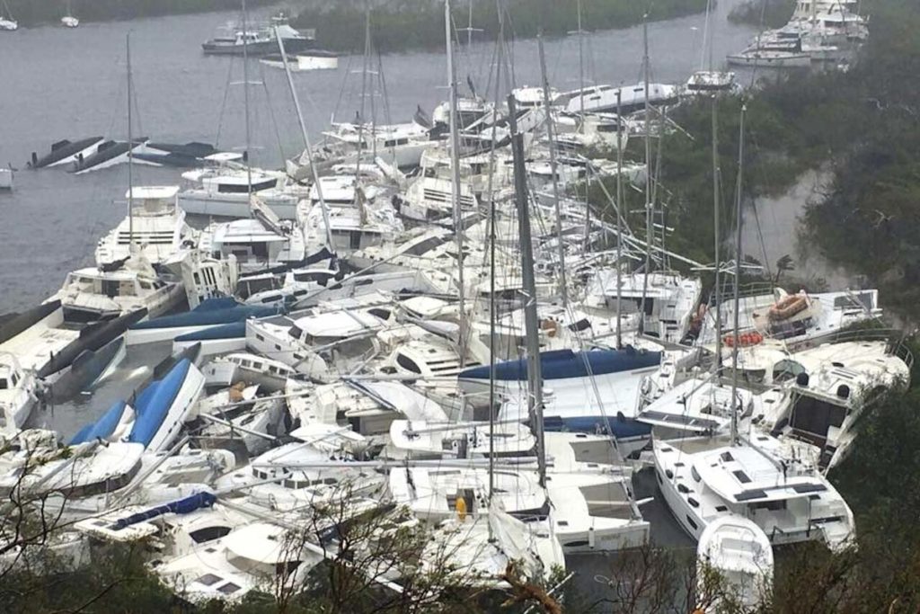 Furacoes-Irma-e-Harvey-danificaram-muitos-barcos-nos-EUA-boatshopping