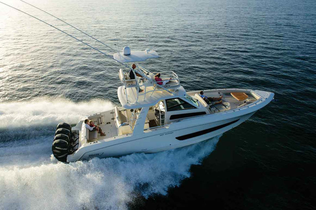 Boston-Whaler-420-Outrage-boatshopping