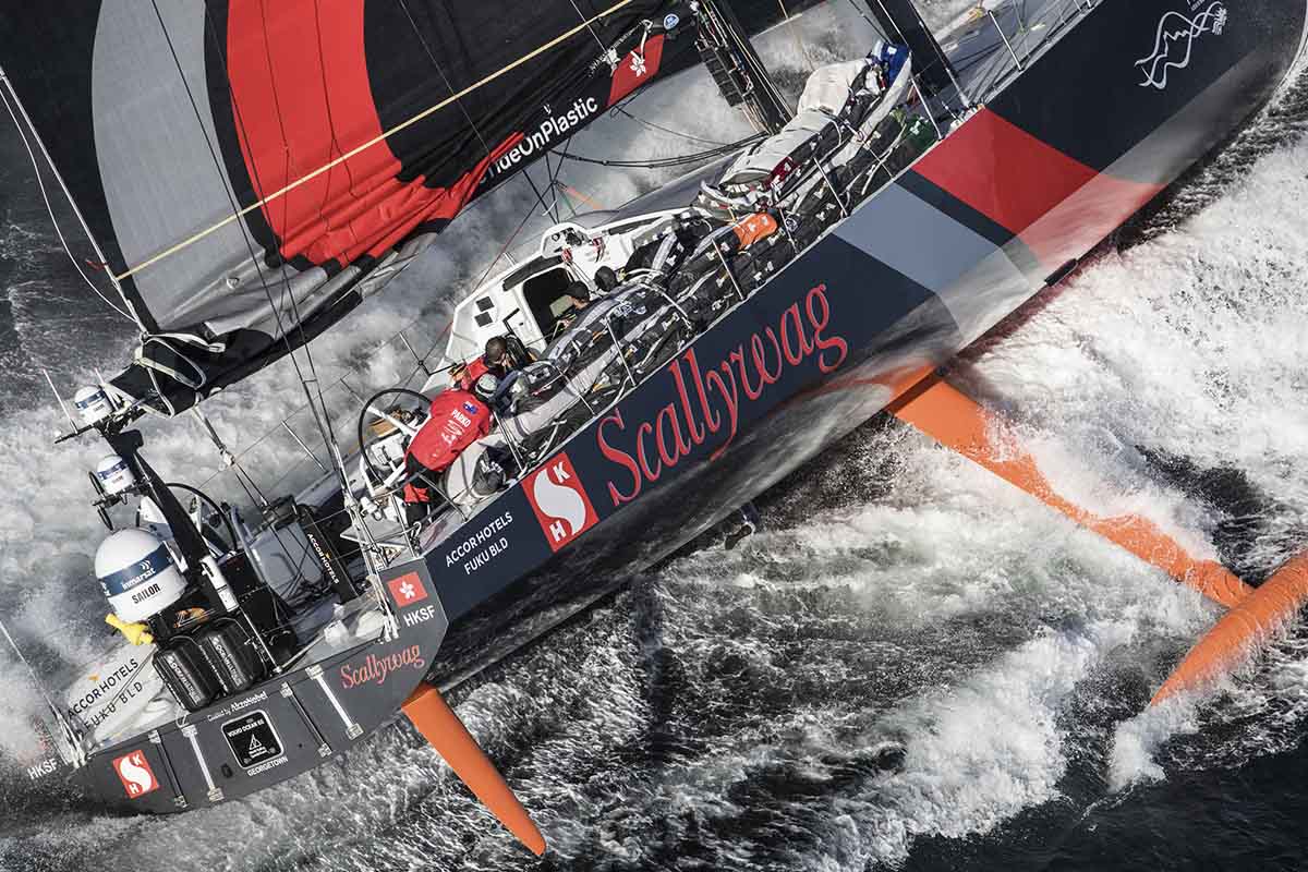 Ondas-gigantes-e-ventos-fortes-volvo-ocean-race-boatshopping