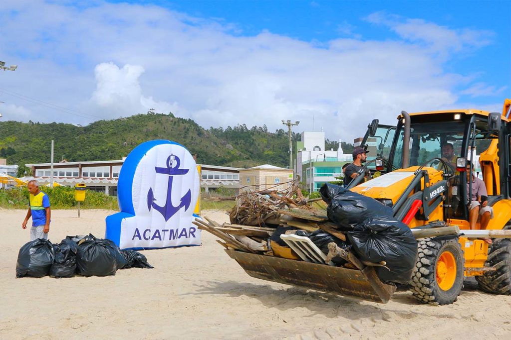 Projeto-Limpeza-dos-Mares-Praia-de-Palmas-boatshopping