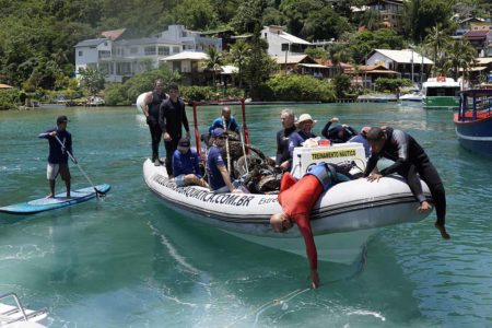 Projeto Limpeza dos Mares - boat shopping