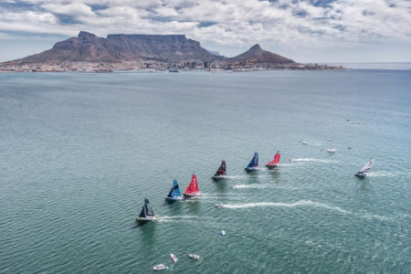 Times-da-Volvo-Ocean-Race-preparados-para-a-regata-no-porto-da-Cidade-do-Cabo-boatshopping-1