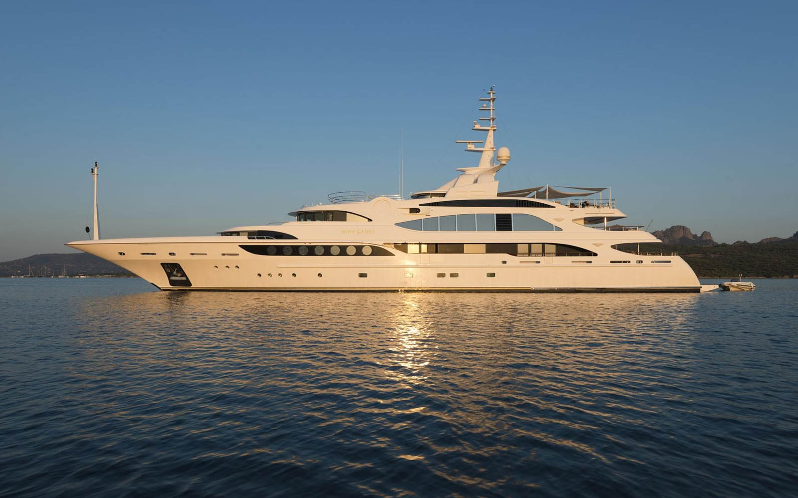 Benetti-203-Mine-Games-Miami-Yacht-Show-boatshopping