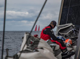 Volvo-Ocean-Race-Team-Brunel-lidera-no-estreito-de-Luzon-boatshopping