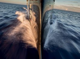 Volvo-Ocean-Race-Turn-the-Tide-on-Plastic-vira-a-mesa-boatshopping