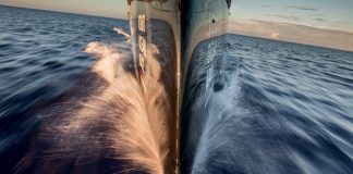Volvo-Ocean-Race-Turn-the-Tide-on-Plastic-vira-a-mesa-boatshopping