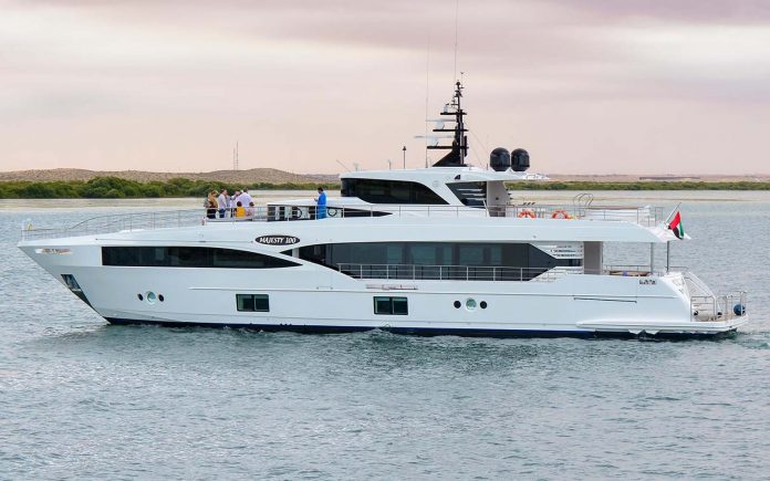 Gulf Craft entrega segunda unidade do iate Majesty 100-boatshopping