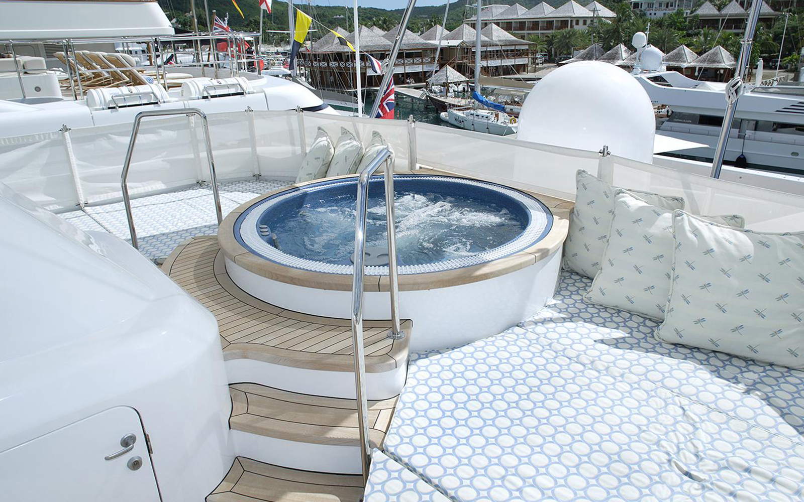 Jacuzzis 7 - Boat Shopping