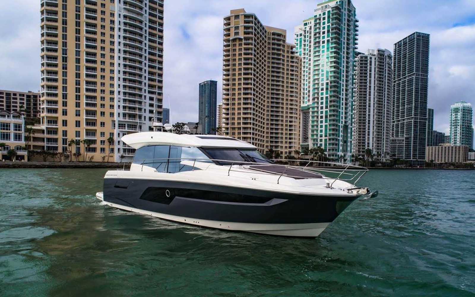 Saiba tudo sobre a Prestige 520S-boatshopping