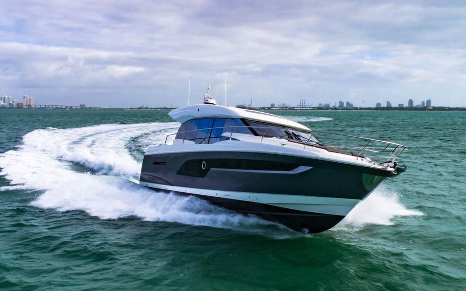 Saiba tudo sobre a Prestige 520S-boatshopping