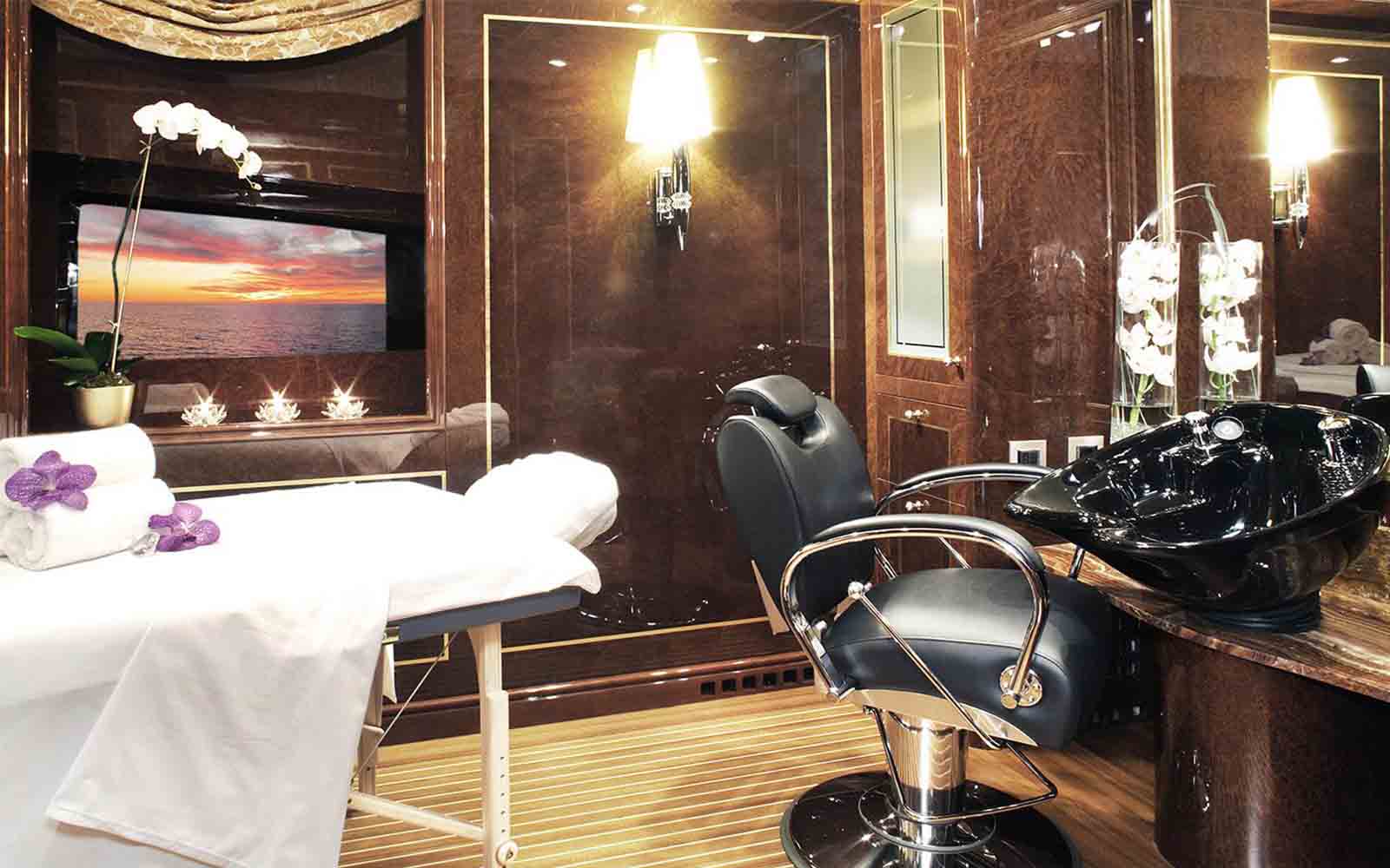 diamonds-are-forever-iate-Health-Spa - boat shopping