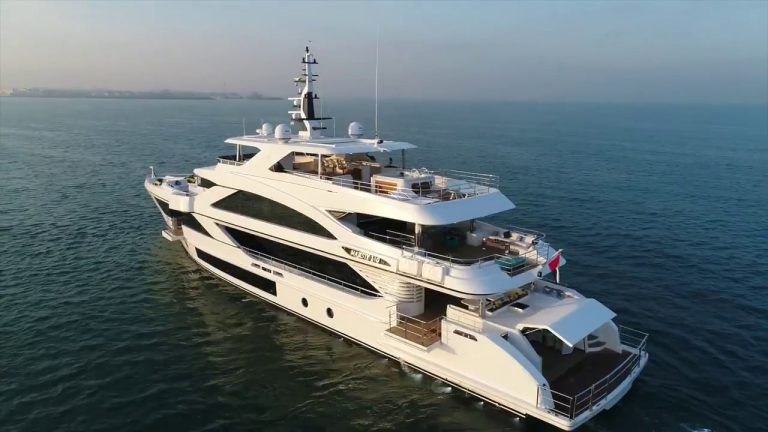Confira o interior do iate Majesty 140, da Gulf Craft​