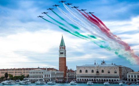 Ferretti comemora 50 anos com festa em Veneza-boatshopping-1