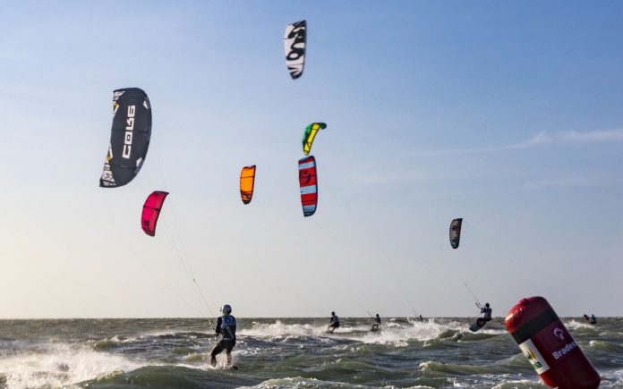 CBVela cria circuito brasileiro de kite e windsurfe-boatshopping