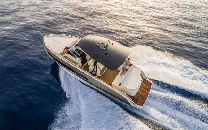 INVICTUS 320GT-04-boatshopping