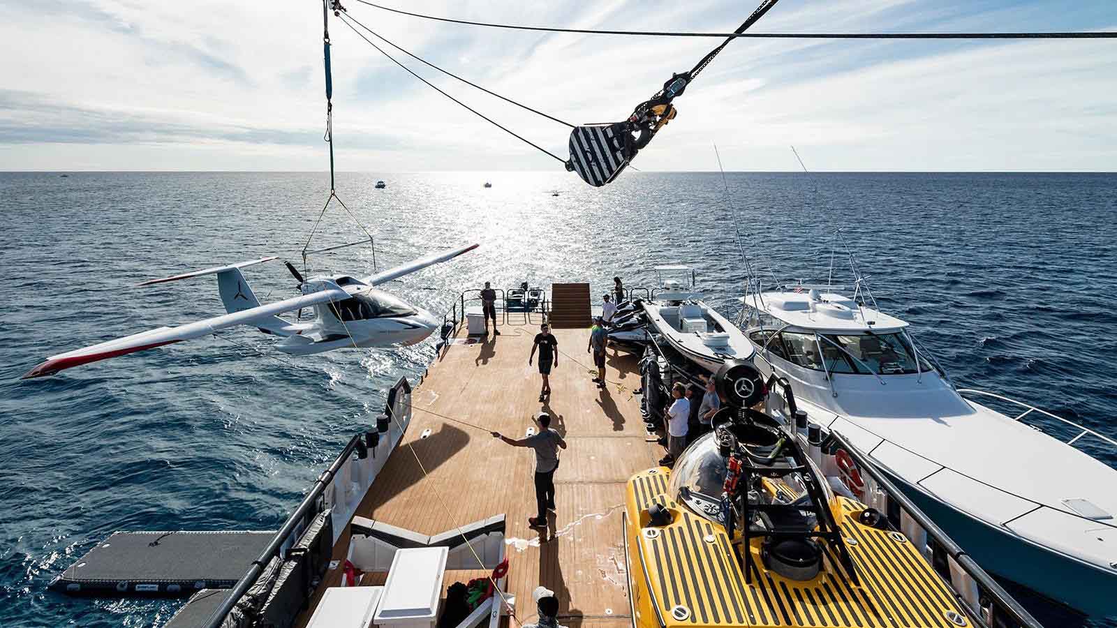 Damen entrega iate de apoio de 55 metros Power Play-boatshopping