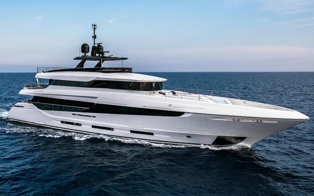 Overmarine vende terceiro iate Mangusta Oceano 43-boatshopping