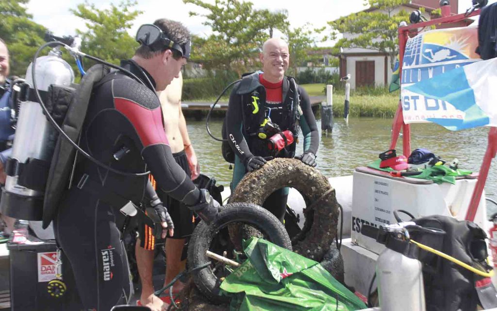 limpeza dos mares acatmar - boat shopping