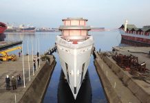 Superiate Perini Navi Custom de 56m chega em La Spezia-boatshopping