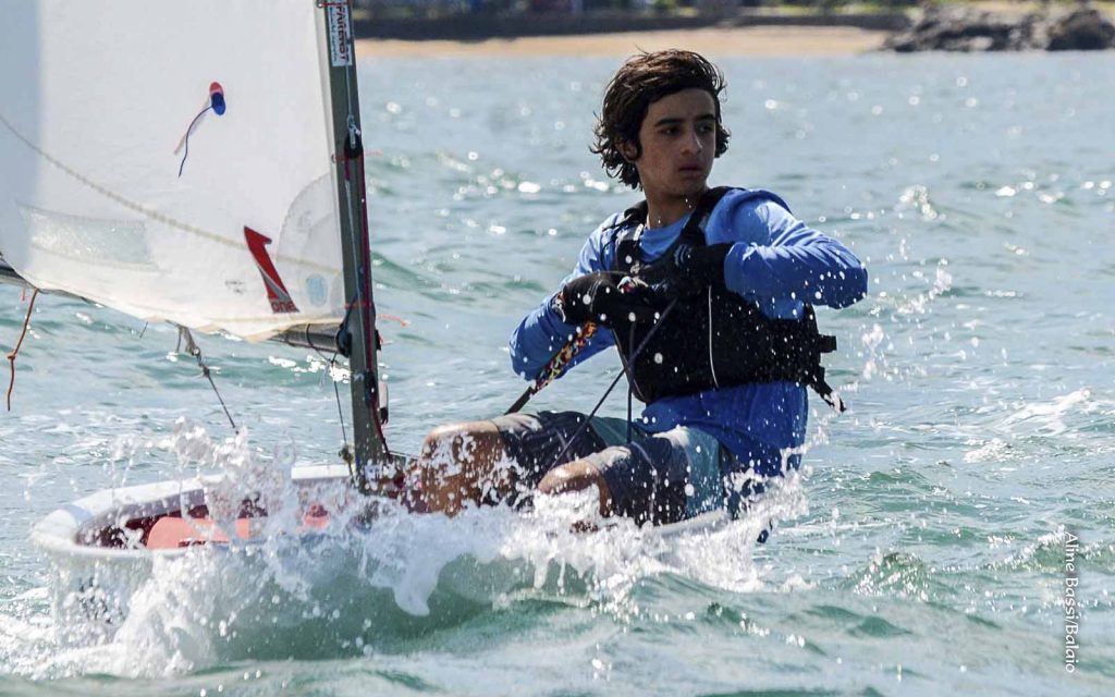 Gabriela Vassel e Gustavo Glimm lideram 47º Brasileiro de Optimist - boat shopping