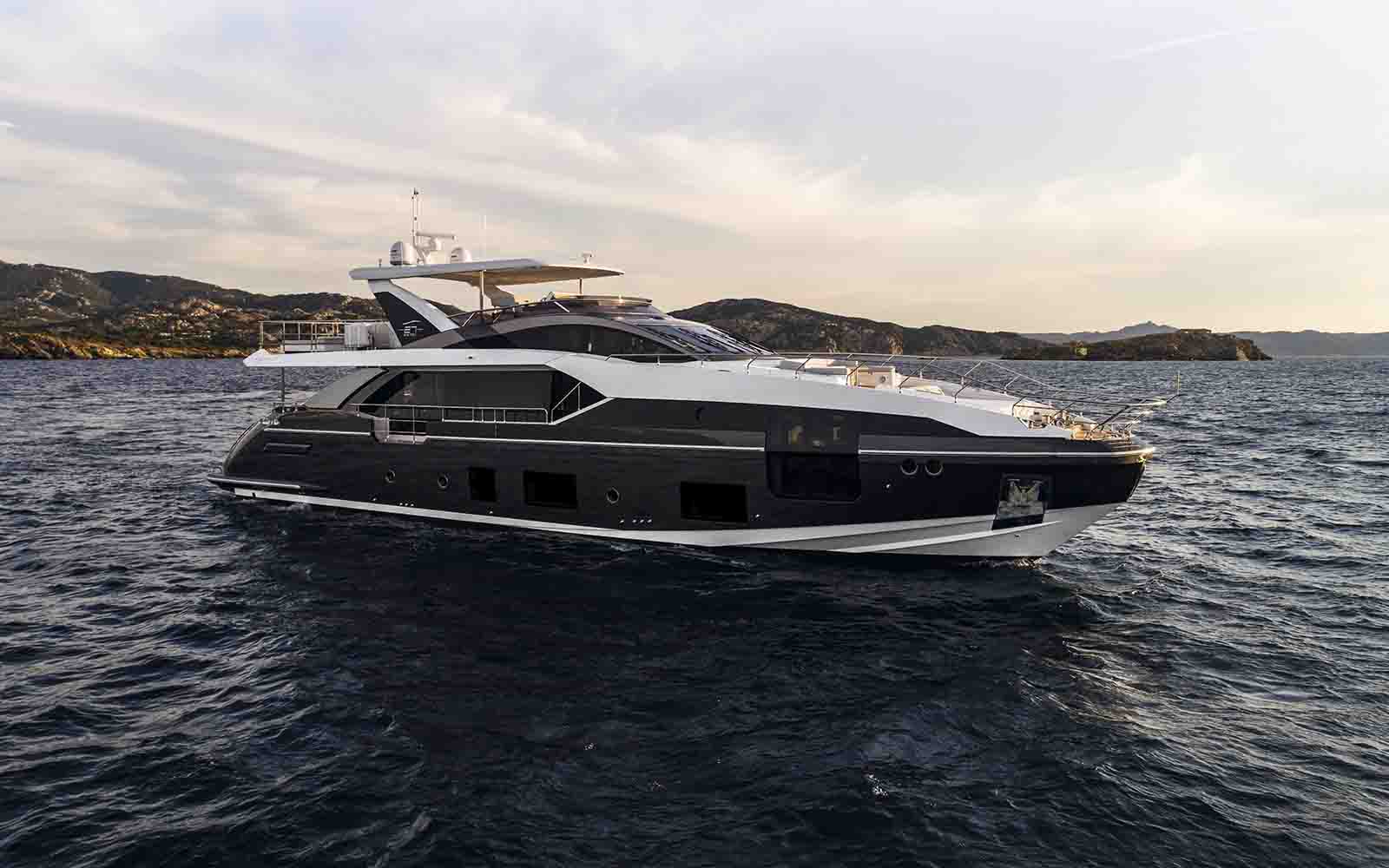 Azimut Grande 27 Metri no Brasil - Boat shopping