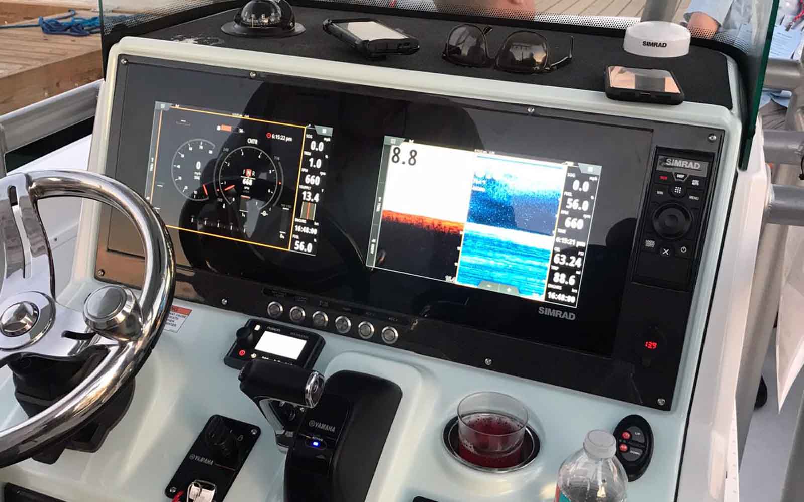 simrad display integrado - boat shopping 3