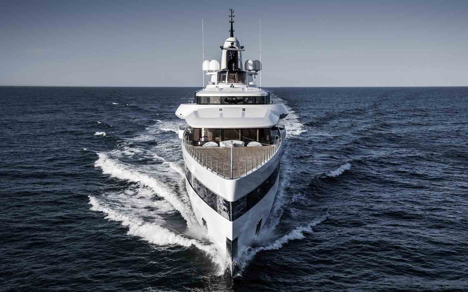 superiate feadship lady s - boat shopping